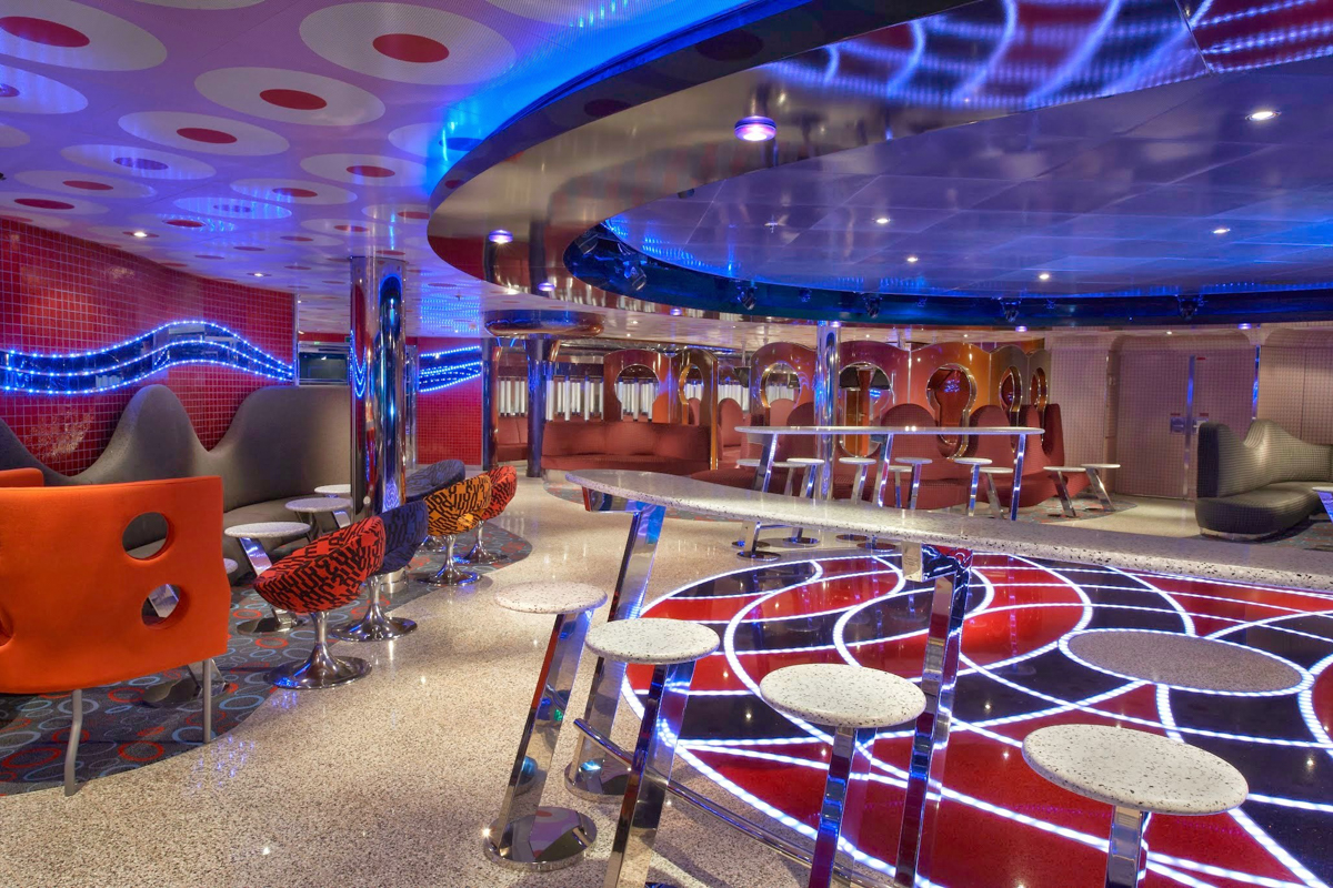 MyCruise Carnival Magic Offentlige-arealer Barer-lounger-atrium2